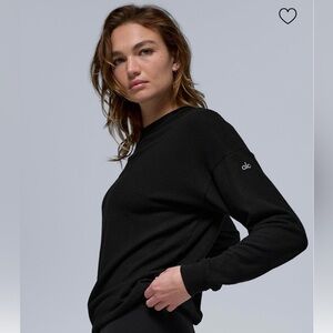 Alo Black Soho Long Sleeve Pullover
